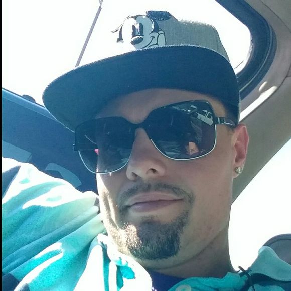 Meet your Posher, Kyle - Picture 1 of 1